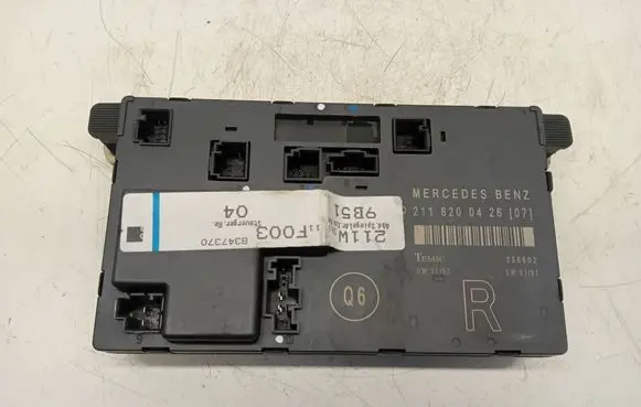 Mercedes-Benz E W211 Door control unit/module 2118200426 356802 SW5101
