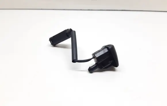 BMW 5 E60 E61 Windshield washer spray nozzle 7046060