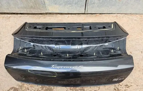 Porsche Taycan 9J1 Tailgate/trunk/boot lid 9J1827159