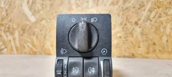 Opel Zafira B Light switch 09133249