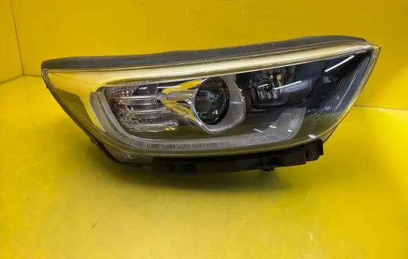 KIA Stonic Headlight/headlamp 92102H8