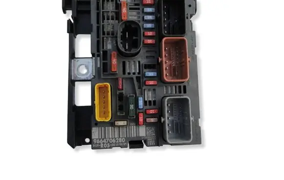 Peugeot 308 Fuse module 9664706280 BSMR05