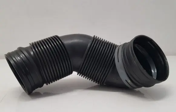 Volkswagen Touran III Air intake duct part 5QA129656E