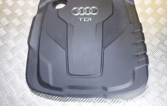 Audi Q3 8U Engine cover (trim) 04L103925AL