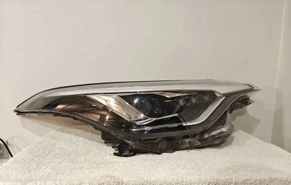 Toyota C-HR I Headlight/headlamp 81110F425000 211899523