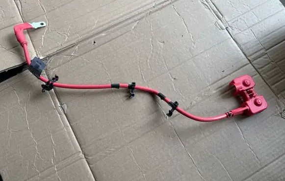 Land Rover Range Rover Velar Positive cable (battery) J8A214300BB