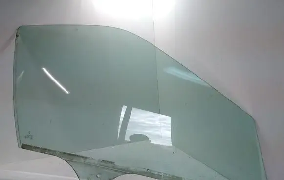 Peugeot 406 Front door window glass four-door
