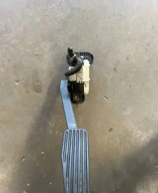 Volvo XC70 Accelerator throttle pedal 30683516 6PV00853712
