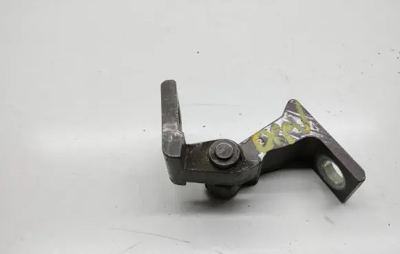 Porsche Cayenne (92A) Front door upper hinge