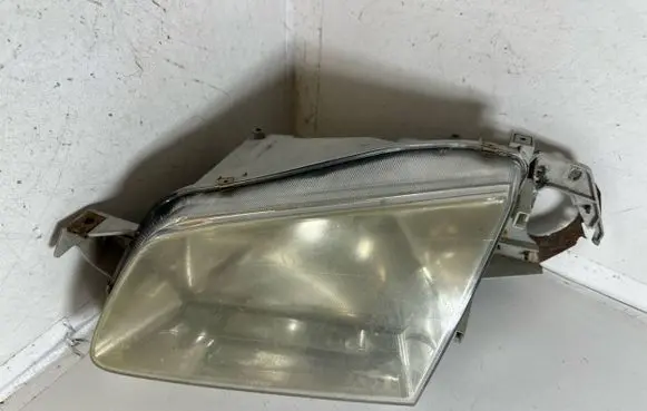 Mazda 323 F Headlight/headlamp