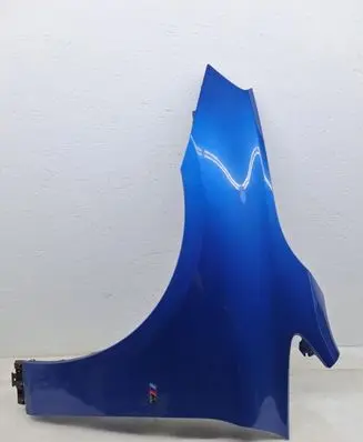 BMW 2 F46 Fender