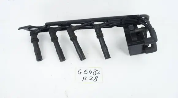 Volkswagen Golf IV High voltage ignition coil 032905106