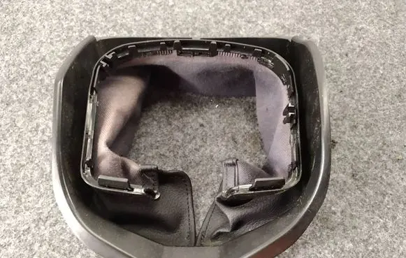 Mercedes-Benz C W204 Steering wheel column trim A2046820316