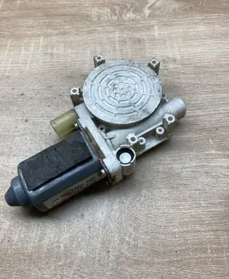 BMW 5 E39 Front door window regulator motor 8360511 113842