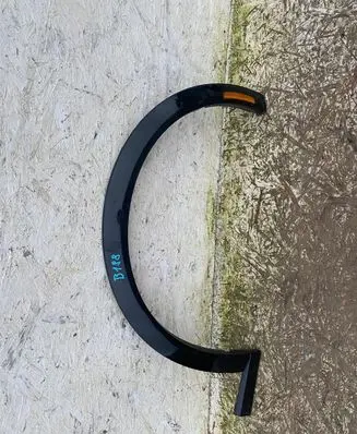 Fender trim (molding)