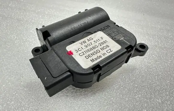 Volkswagen PASSAT B7 Air flap motor/actuator 3C1907511F 011314 CZ1168802881