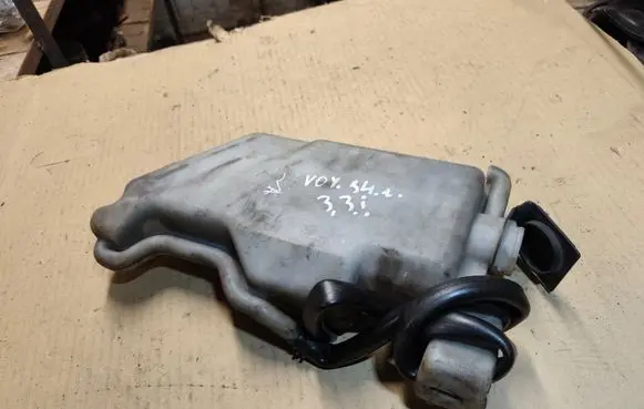 Chrysler Voyager Coolant expansion tank/reservoir 4546519