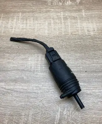 BMW 7 E65 E66 Windscreen/windshield washer pump 8377612