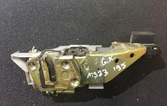 Mazda 323 Rear door lock