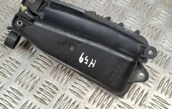 Vacuum air tank