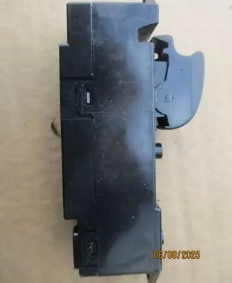 Mitsubishi Outlander Quarter vent window switch C8DDS20M 3093D6