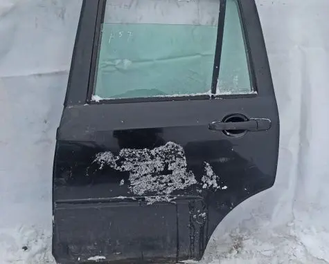 Mazda 2 Rear door juoda