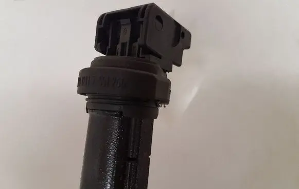 BMW 3 E46 High voltage ignition coil 7551260