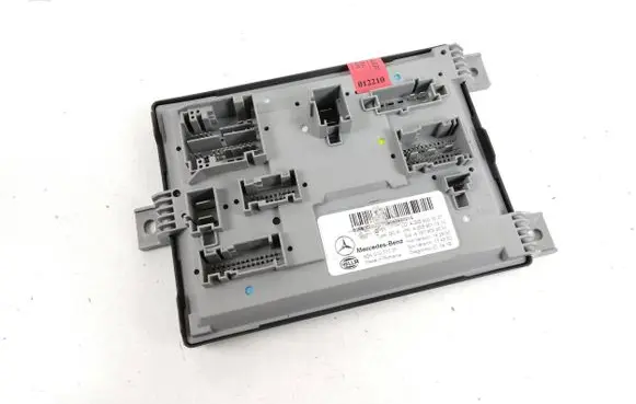 Mercedes-Benz C W205 Comfort/convenience module A2059007037 A1679024501 A2059011914