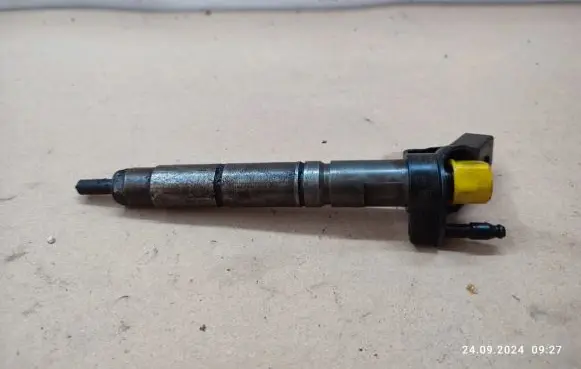Jeep Grand Cherokee (WK) Fuel injector 0445115064