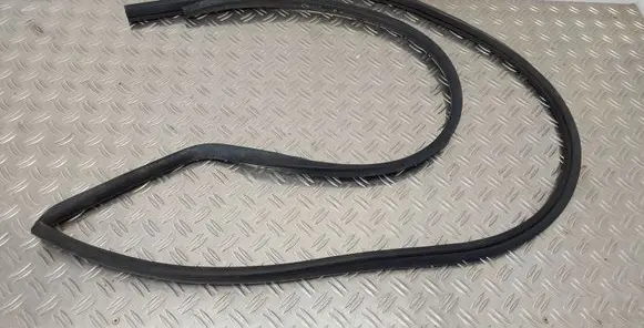 Toyota GT 86 Front door rubber seal 