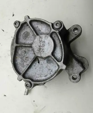 Ford Focus Vacuum pump D1651C2