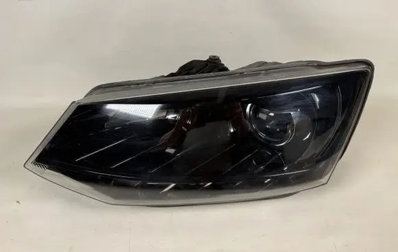 Skoda Fabia Mk3 (NJ) Headlight/headlamp