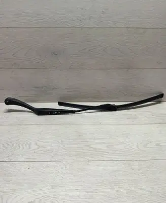 Mercedes-Benz C W204 Front wiper blade arm A2048200044