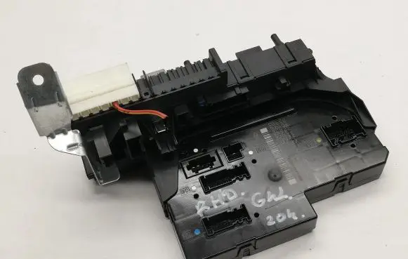 Mercedes-Benz C W204 Fuse box set 2049005003
