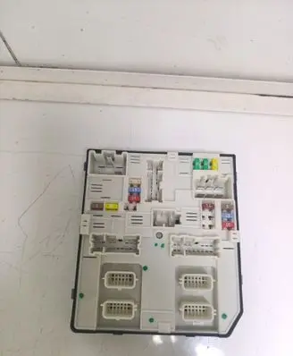Renault Zoe Fuse module 284B62494R 2000033169