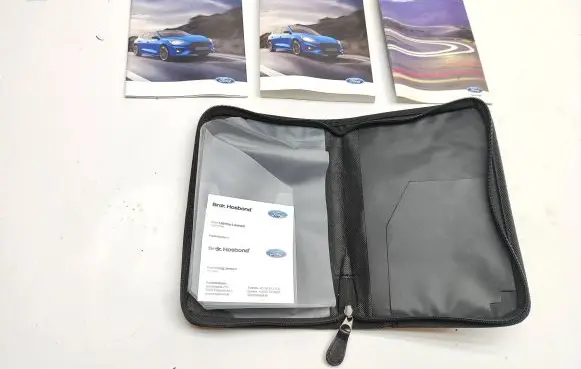 Ford Focus Owners service history hand book 