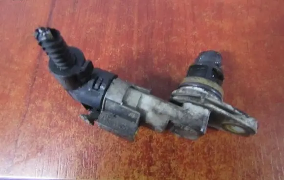 Opel Combo C Crankshaft position sensor 55201874