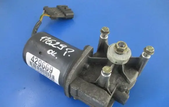 Opel Zafira A Front wiper linkage and motor