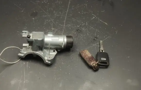 Audi A4 S4 B5 8D Ignition lock 4D0905851E