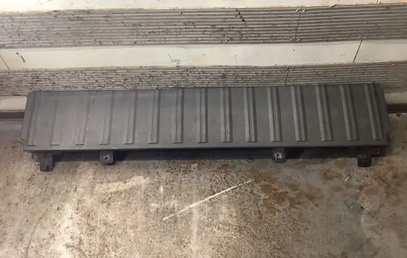 Trunk/boot lower side trim panel