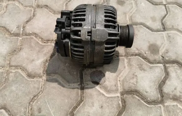 Volvo S80 Generator/alternator 30667894 0124525060