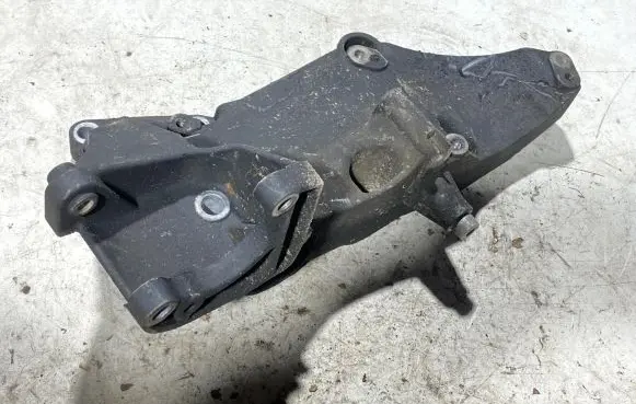 Renault Trafic II (X83) Generator/alternator bracket 8200183234