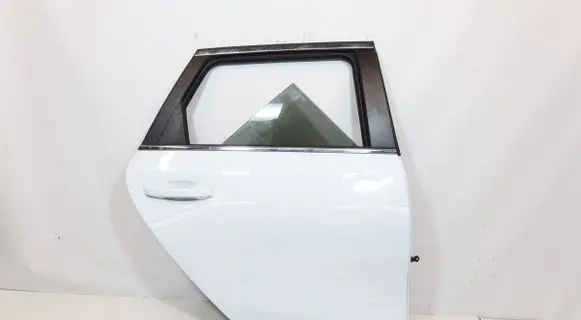 KIA Ceed Rear door 