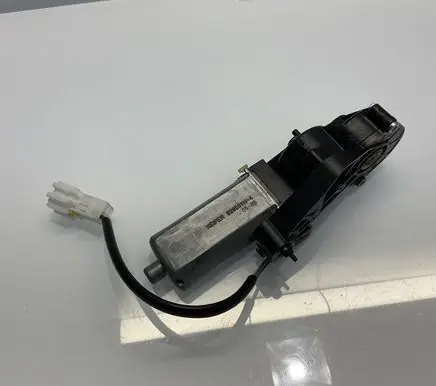 Mercedes-Benz E W211 Seat adjustment motor 0390203209