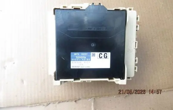 Toyota RAV 4 (XA30) Fuse module 8922142180 2380004631