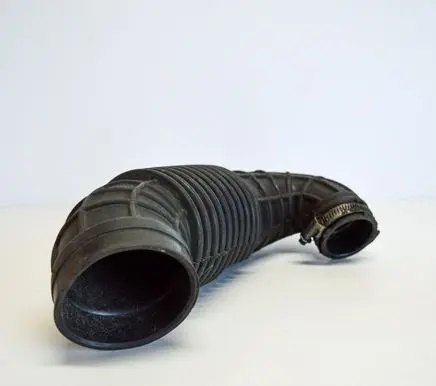 Audi A4 S4 B7 8E 8H Air intake hose/pipe 8E0129615Q