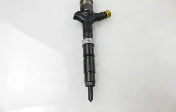 Toyota Avensis T220 Fuel injector 2367027030
