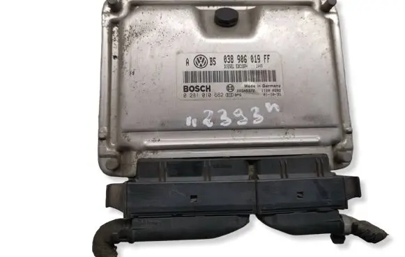 Audi A4 S4 B5 8D Engine control unit/module 038906019FF 28SA5372 0281010662