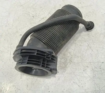 Skoda Octavia Mk2 (1Z) Air intake hose/pipe 1K0129684AP
