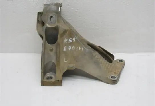 BMW X5 E70 Engine mounting bracket